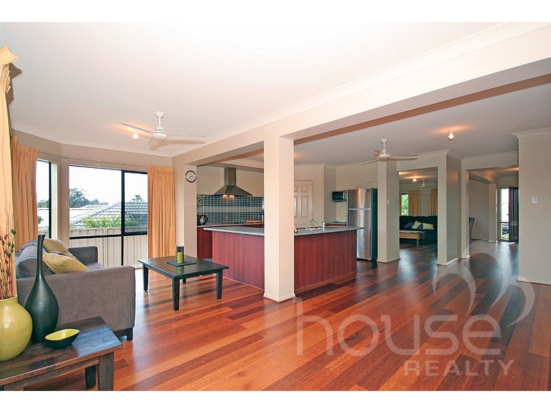 158 Gibson Crescent, Bellbowrie QLD 4070