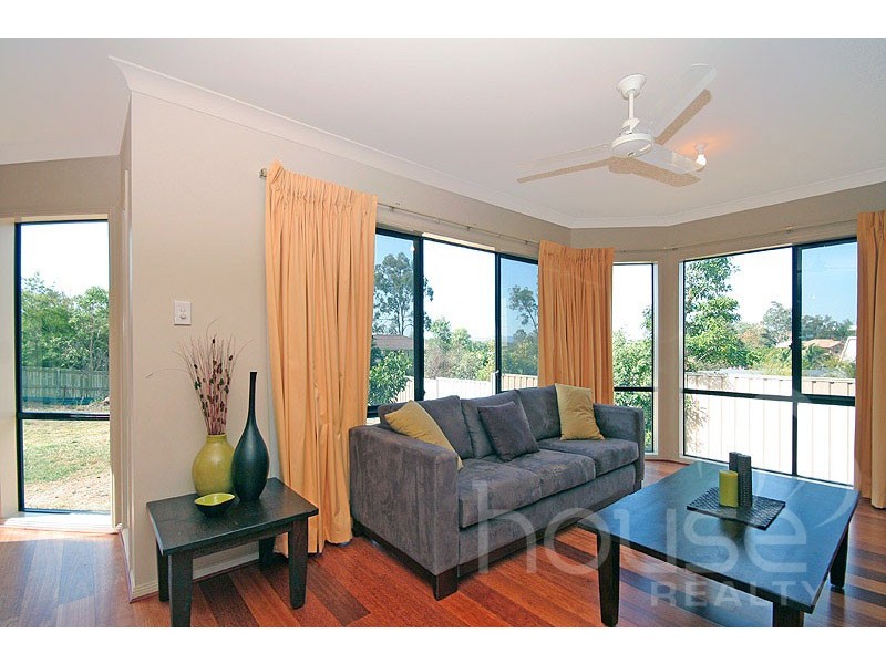 158 Gibson Crescent, Bellbowrie QLD 4070