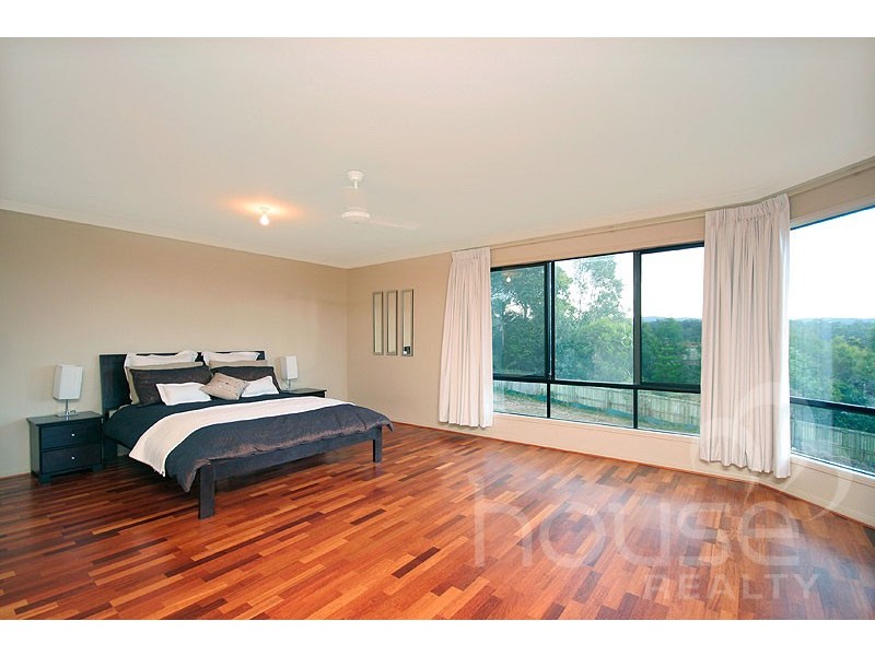 158 Gibson Crescent, Bellbowrie QLD 4070