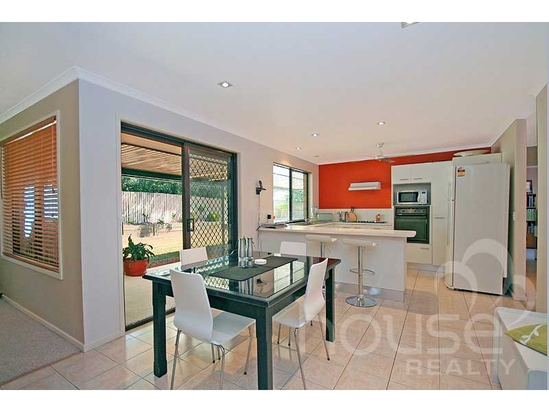 8  Carawah Ct, Karana Downs QLD 4306