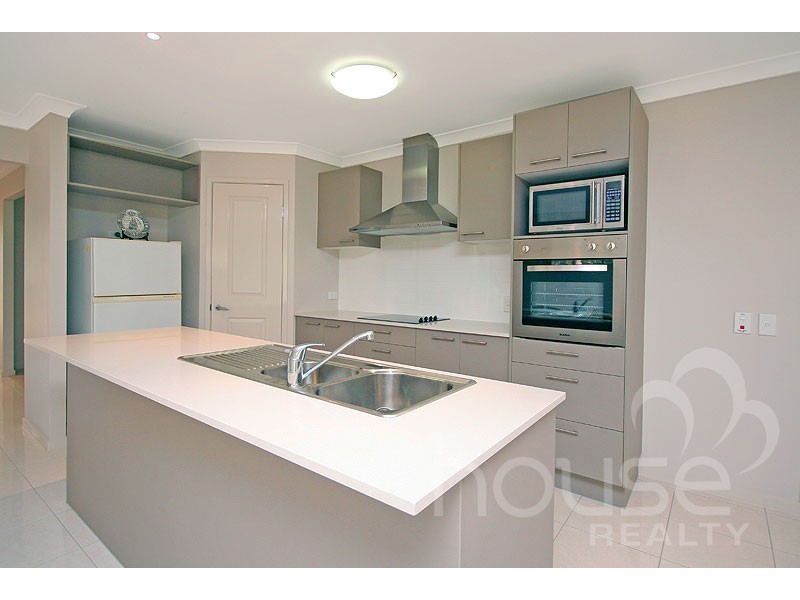44 Kanangra Close, Karana Downs QLD 4306