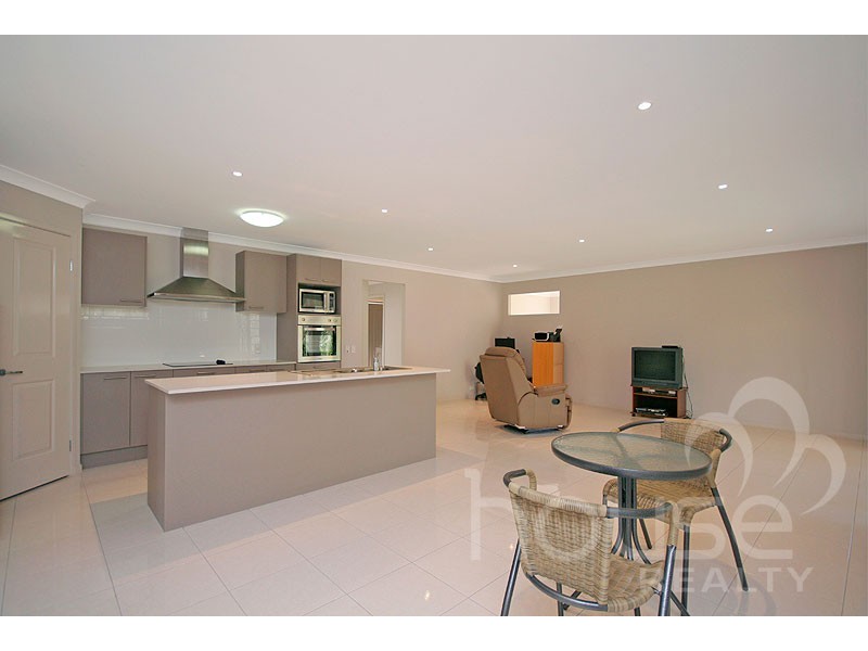 44 Kanangra Close, Karana Downs QLD 4306