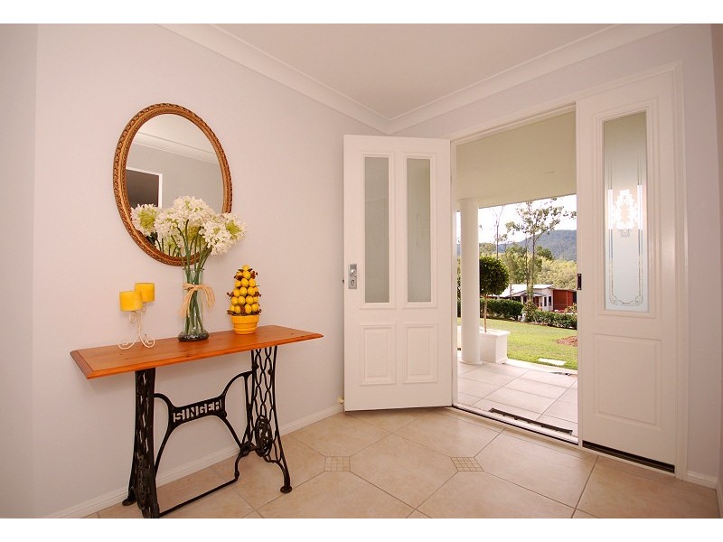 48 Emma Holt Ct, Mount Crosby QLD 4306