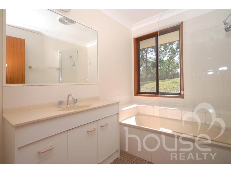 637 Mount Crosby Rd, Karana Downs QLD 4306
