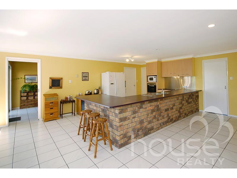 82 Bundoora Drive, Karana Downs QLD 4306