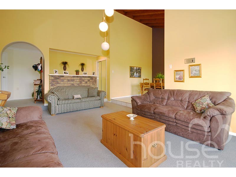 82 Bundoora Drive, Karana Downs QLD 4306