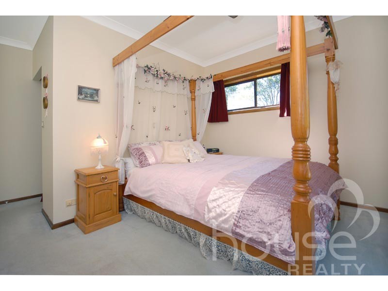 6 Wirriboot Ct, Karana Downs QLD 4306