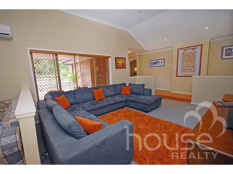 1 Nariah Ct, Karana Downs QLD 4306