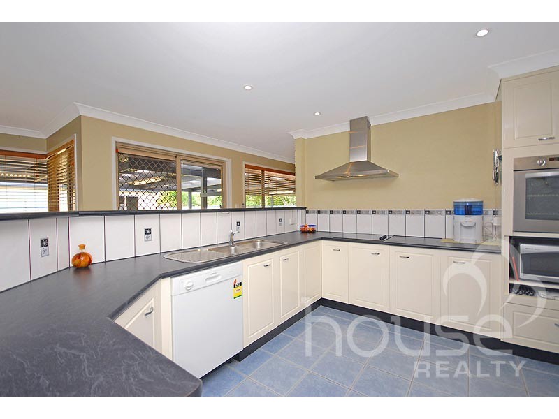 1 Nariah Ct, Karana Downs QLD 4306