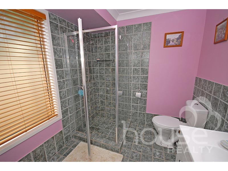 1 Nariah Ct, Karana Downs QLD 4306