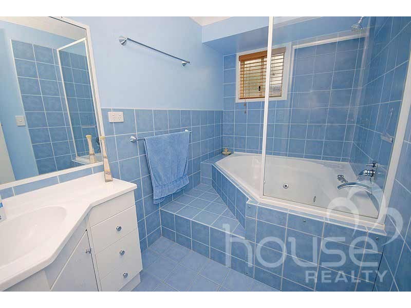 1 Nariah Ct, Karana Downs QLD 4306
