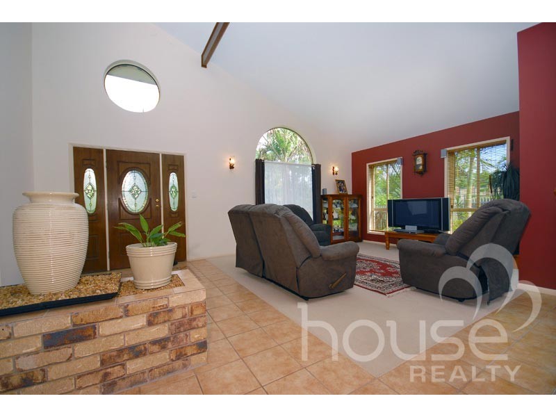 1 Carnoustie Court, Karana Downs QLD 4306