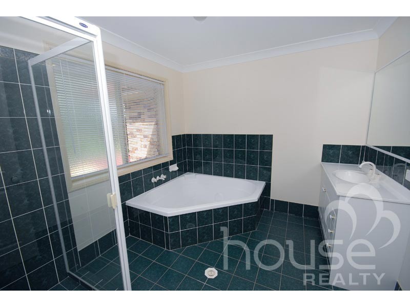 1 Carnoustie Court, Karana Downs QLD 4306