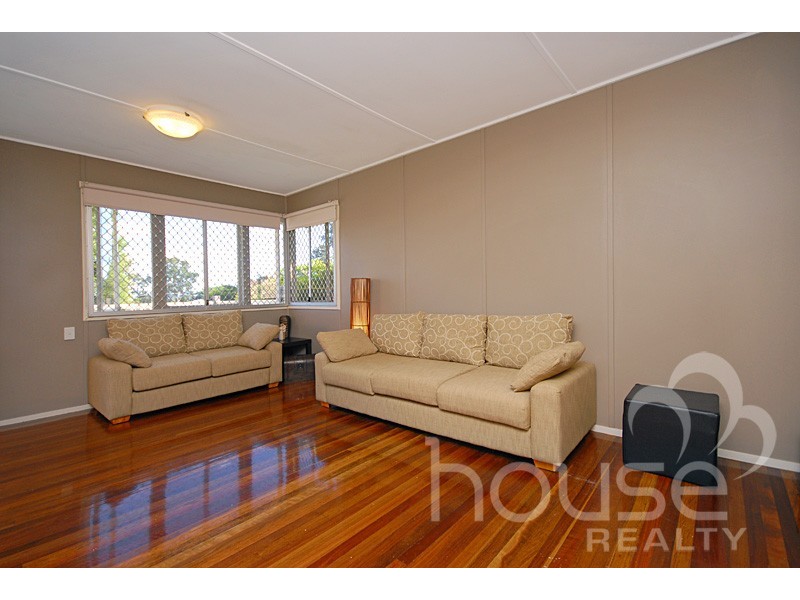 31 Maenporth Street, Leichhardt QLD 4305