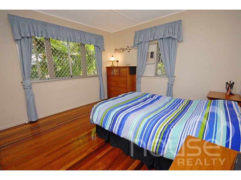 31 Maenporth Street, Leichhardt QLD 4305