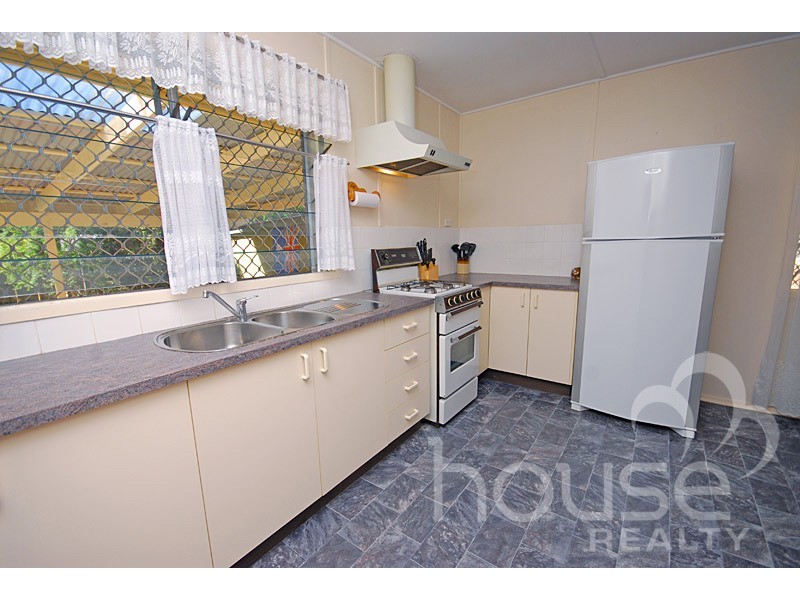 31 Maenporth Street, Leichhardt QLD 4305