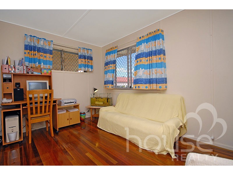 31 Maenporth Street, Leichhardt QLD 4305