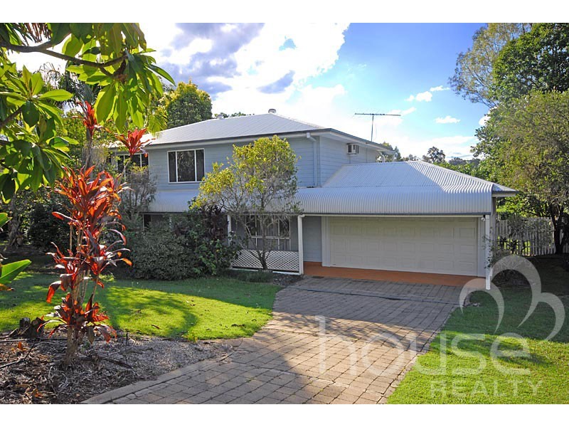 182 College Road, Karana Downs QLD 4306