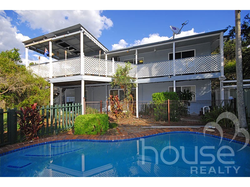 182 College Road, Karana Downs QLD 4306