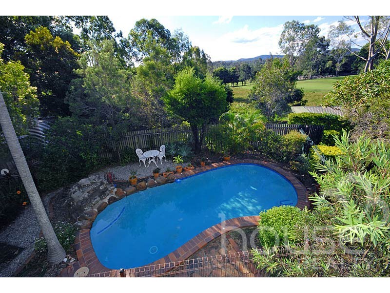 182 College Road, Karana Downs QLD 4306