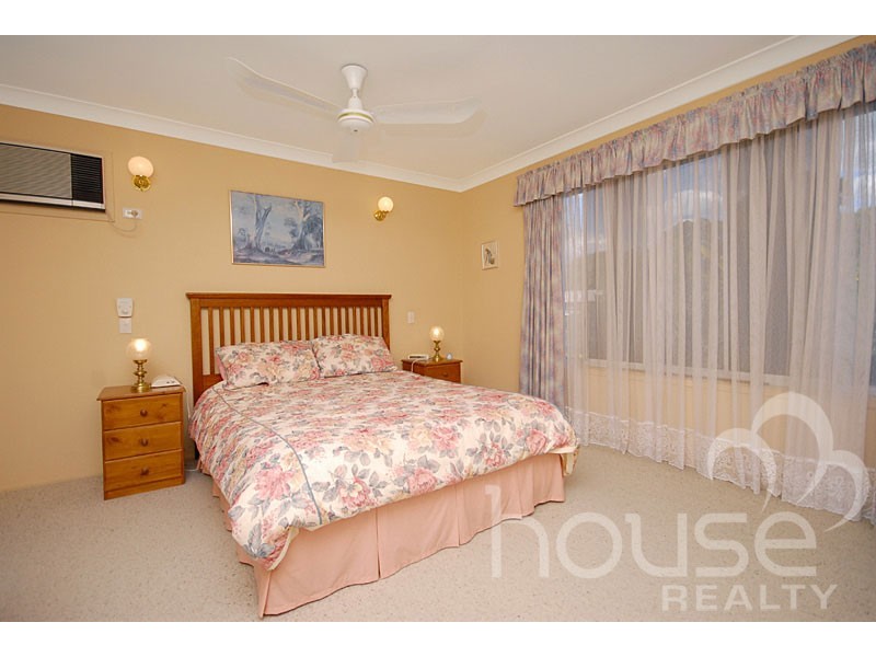 182 College Road, Karana Downs QLD 4306