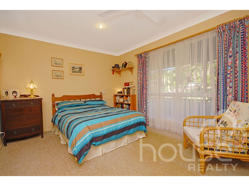 182 College Road, Karana Downs QLD 4306