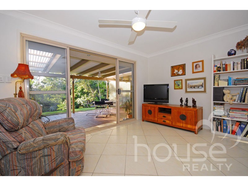 154 College Road, Karana Downs QLD 4306