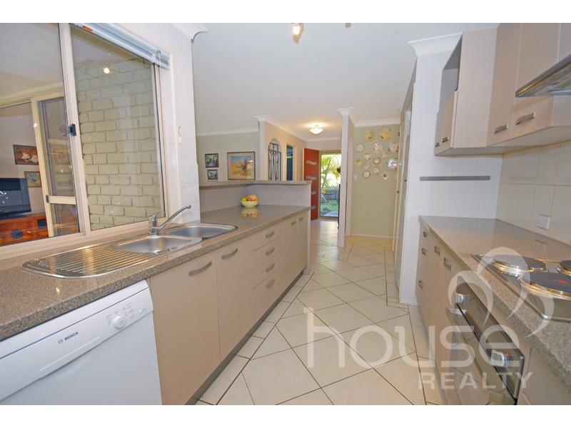 154 College Road, Karana Downs QLD 4306