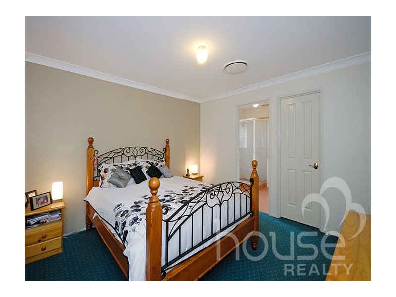 40 College Road, Karana Downs QLD 4306