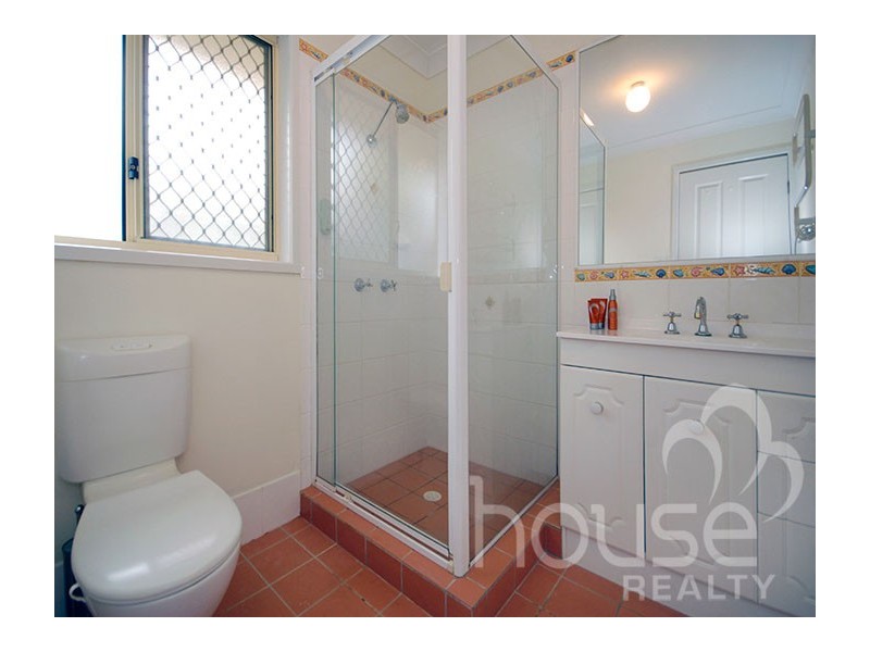 40 College Road, Karana Downs QLD 4306