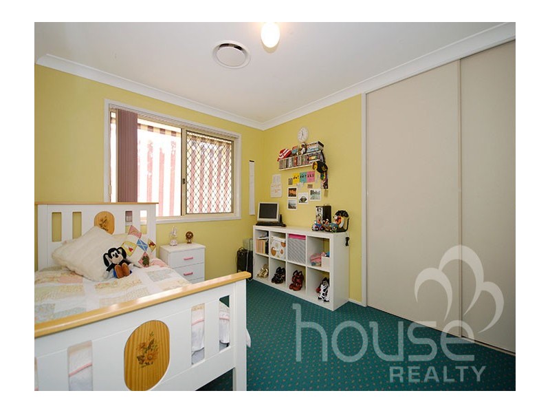 40 College Road, Karana Downs QLD 4306