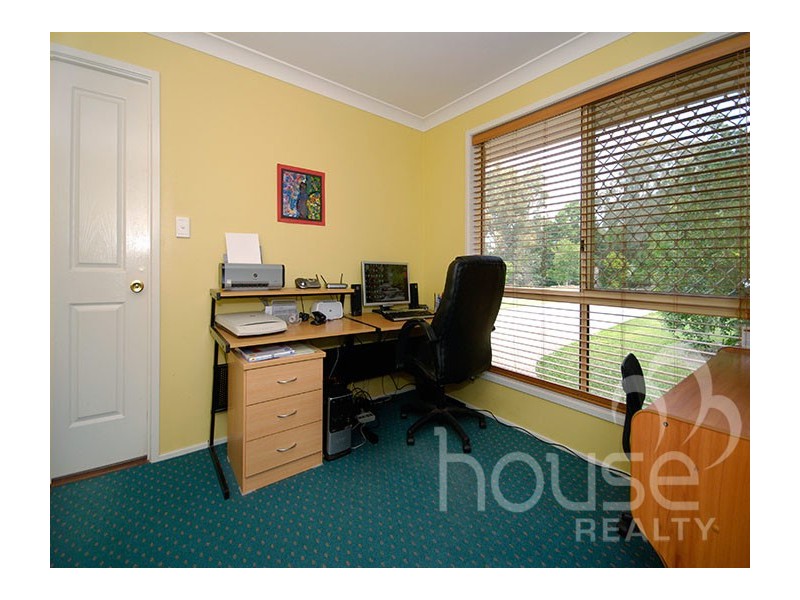 40 College Road, Karana Downs QLD 4306