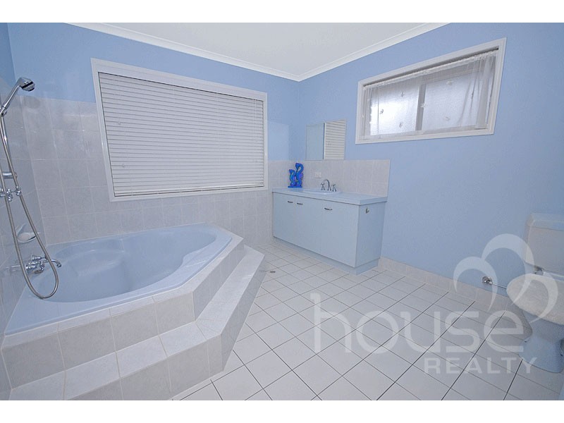 19 St Andrews Drive, Karana Downs QLD 4306