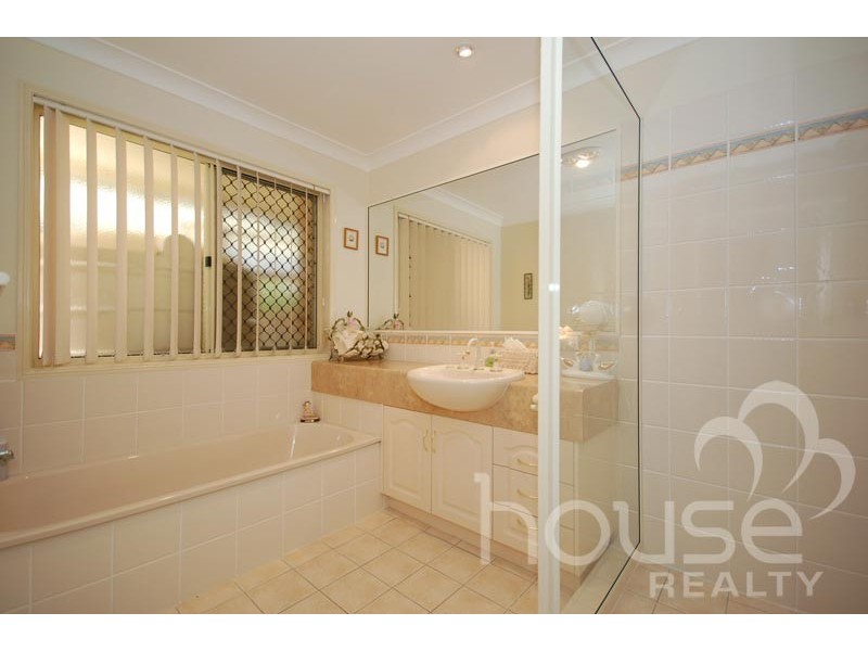 61 Beaufort Cres, Moggill QLD 4070