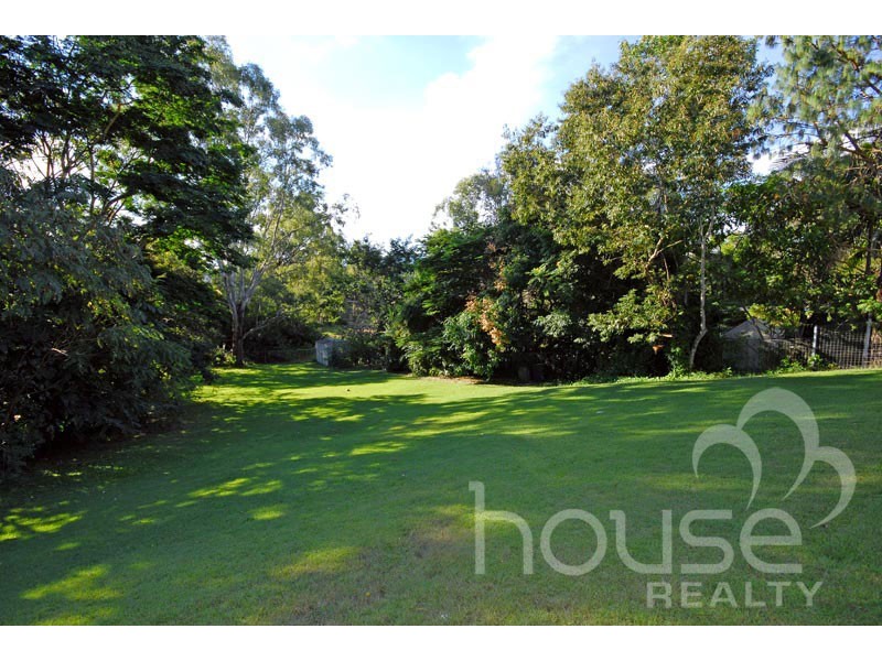 154 College Road, Karana Downs QLD 4306