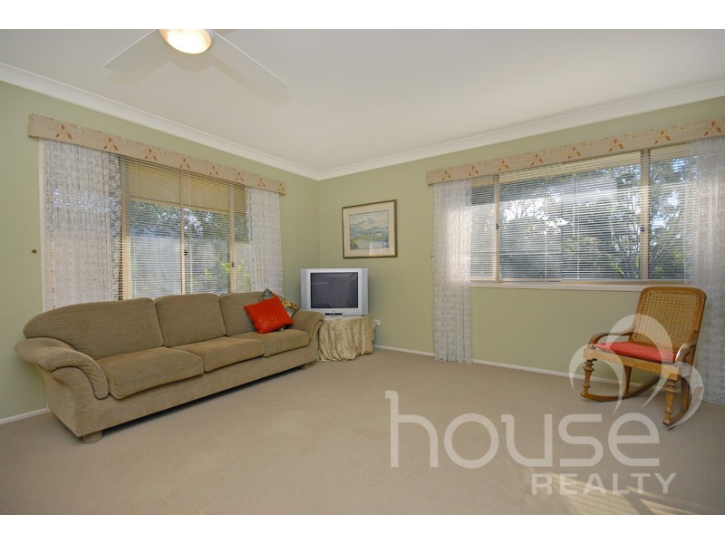 154 College Road, Karana Downs QLD 4306