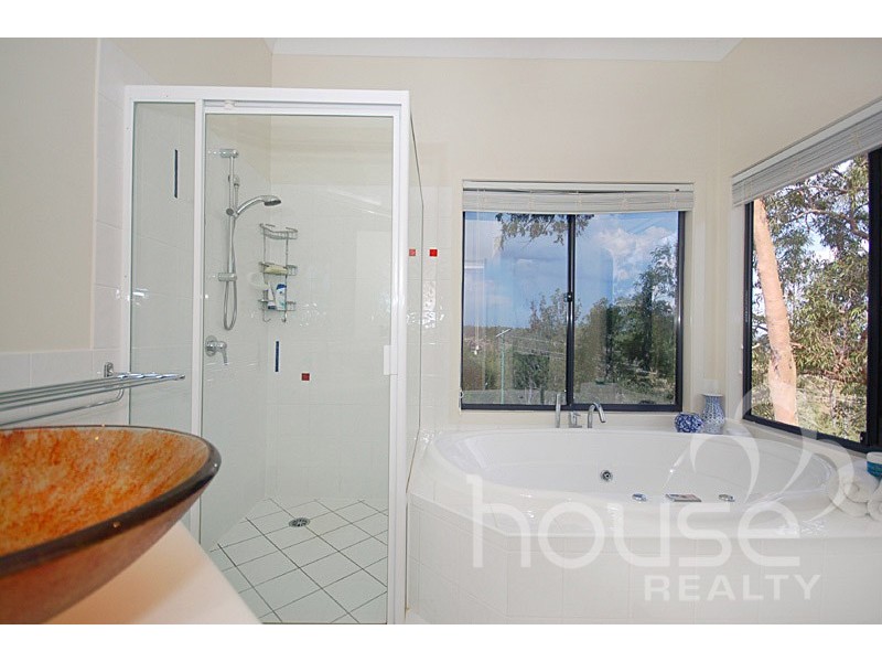 35 Willeen Court, Chuwar QLD 4306