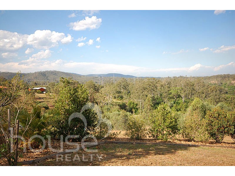 35 Willeen Court, Chuwar QLD 4306