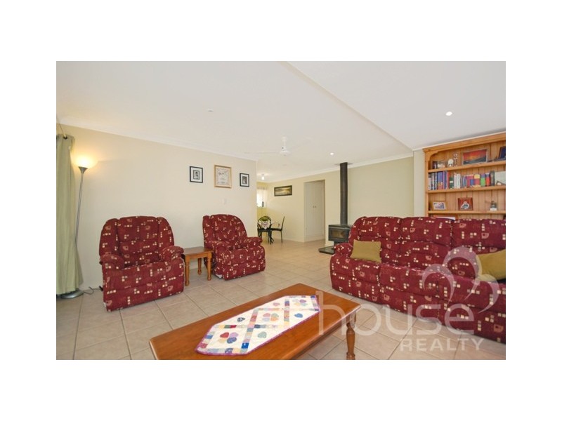 7 Dan Street, Chuwar QLD 4306