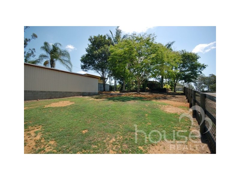 7 Dan Street, Chuwar QLD 4306