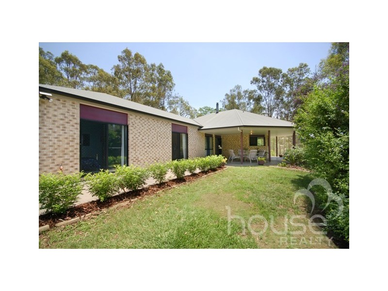 33 Sheepstation Gully Close, Mount Crosby QLD 4306