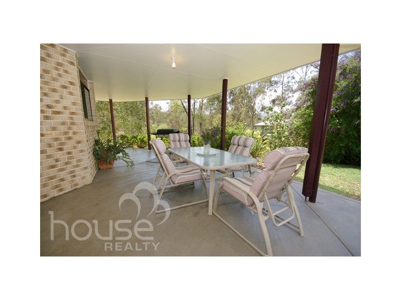 33 Sheepstation Gully Close, Mount Crosby QLD 4306