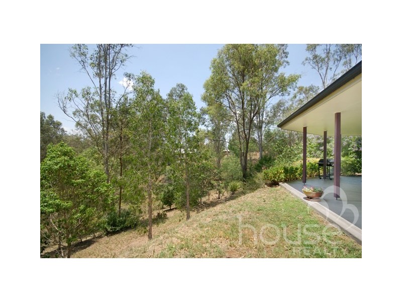 33 Sheepstation Gully Close, Mount Crosby QLD 4306