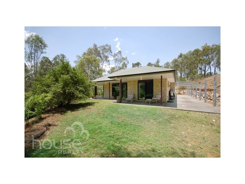 33 Sheepstation Gully Close, Mount Crosby QLD 4306