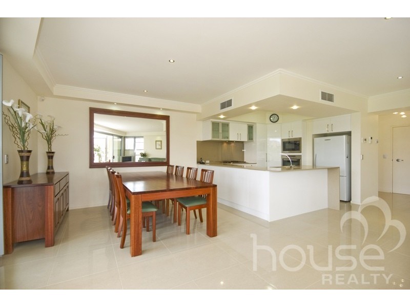 4/52 Underhill Ave, Indooroopilly QLD 4068