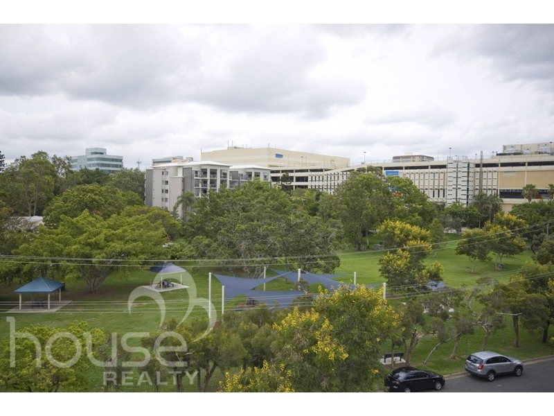 4/52 Underhill Ave, Indooroopilly QLD 4068