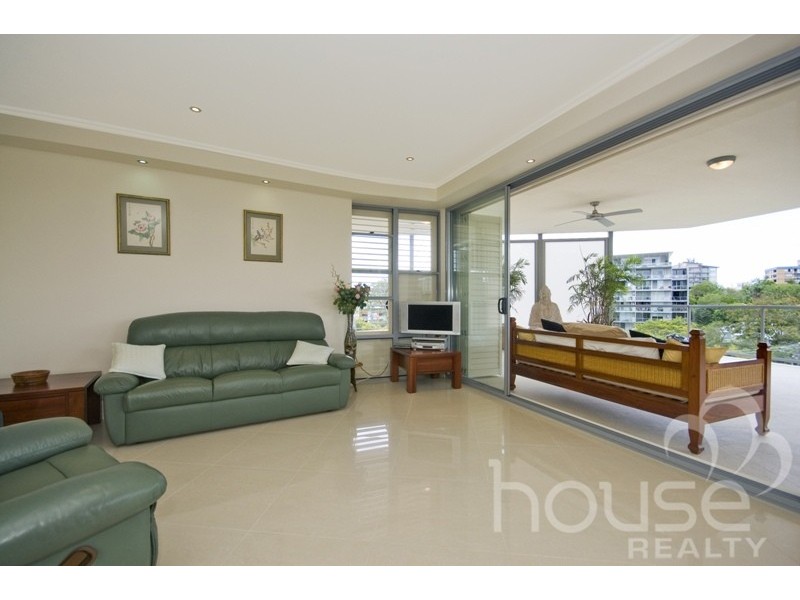 4/52 Underhill Ave, Indooroopilly QLD 4068