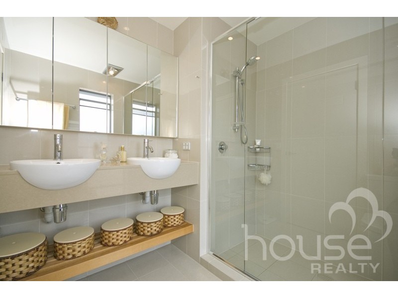 4/52 Underhill Ave, Indooroopilly QLD 4068