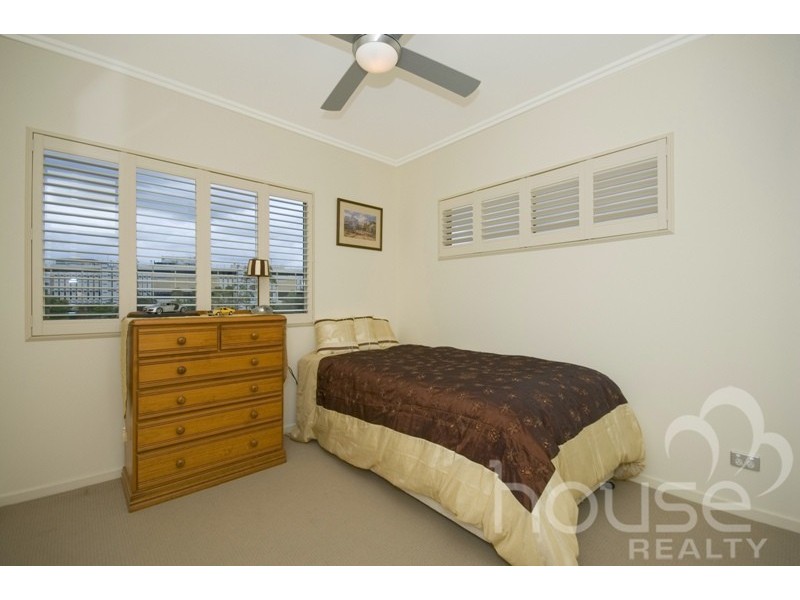 4/52 Underhill Ave, Indooroopilly QLD 4068