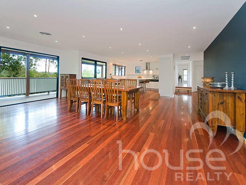 31 Emma Holt Court, Mount Crosby QLD 4306